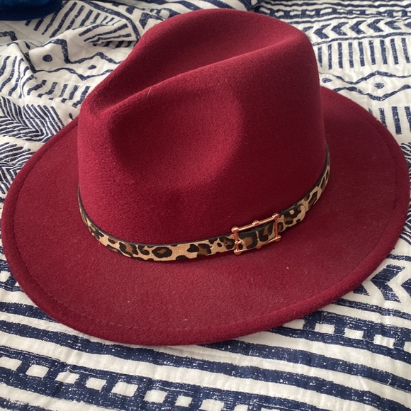 Burgundy hat - Picture 2 of 3
